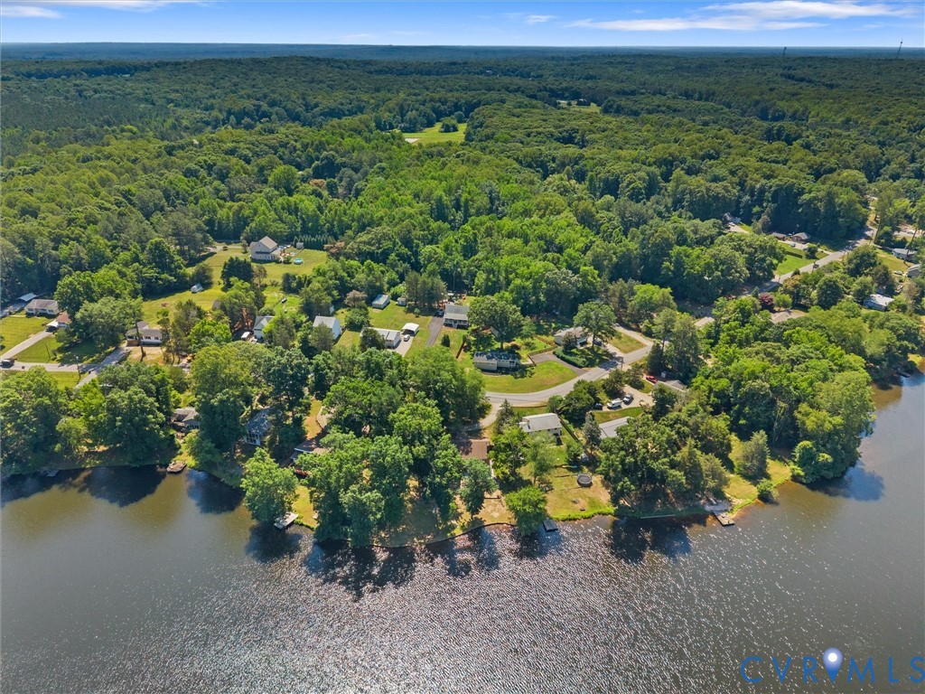 2235 Lakeview Dr