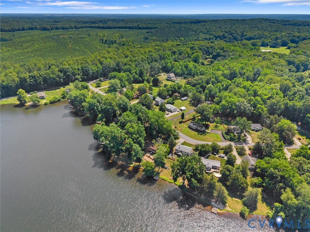 2235 Lakeview Dr