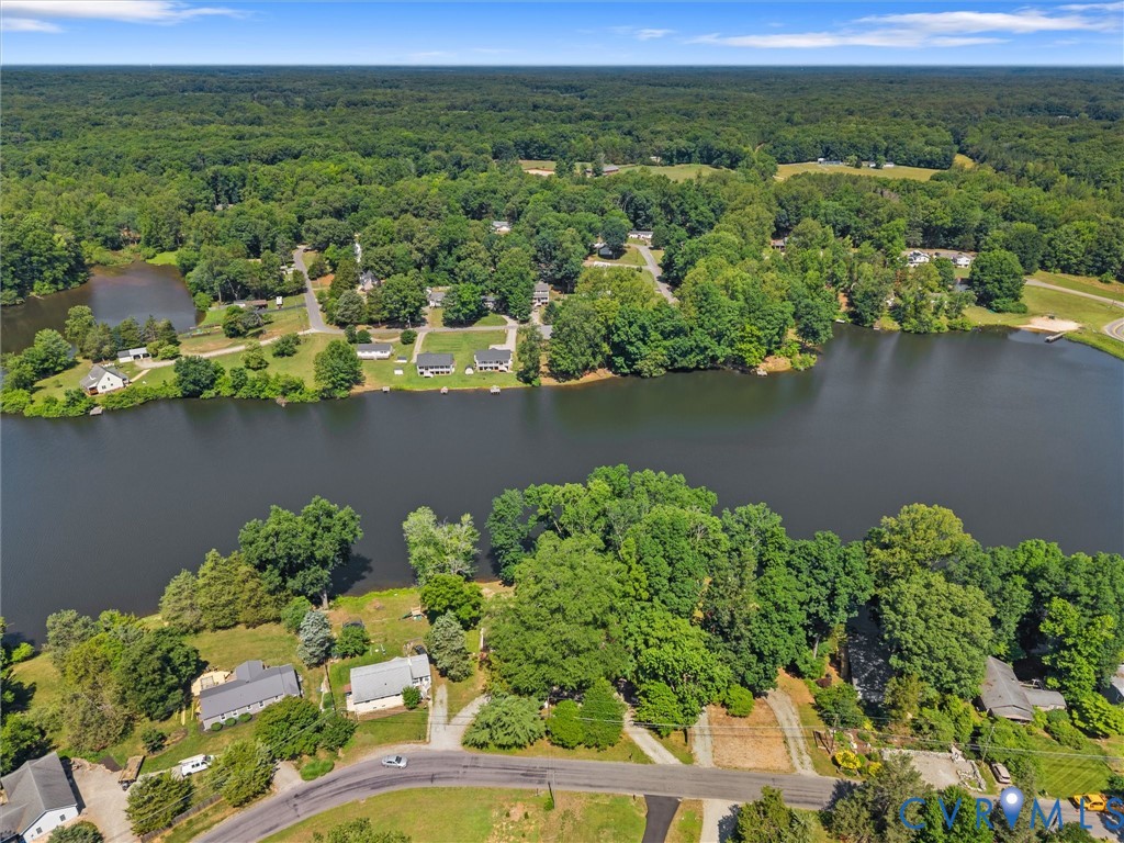 2235 Lakeview Dr