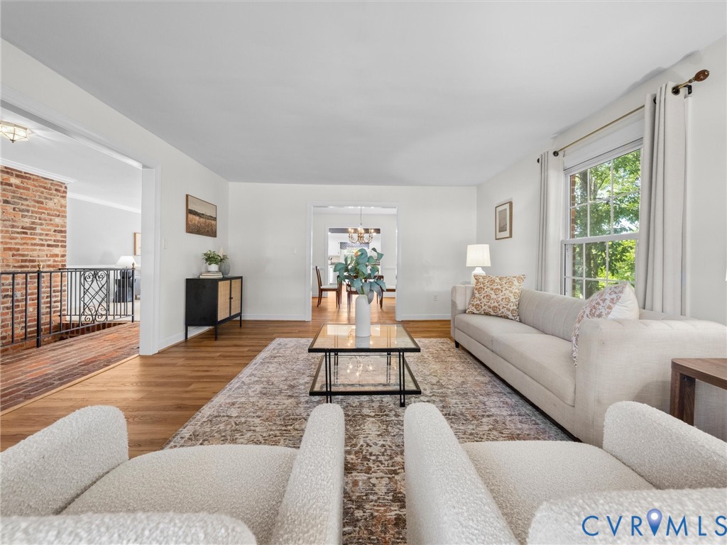 2235 Lakeview Dr