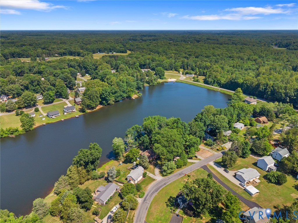 2235 Lakeview Dr