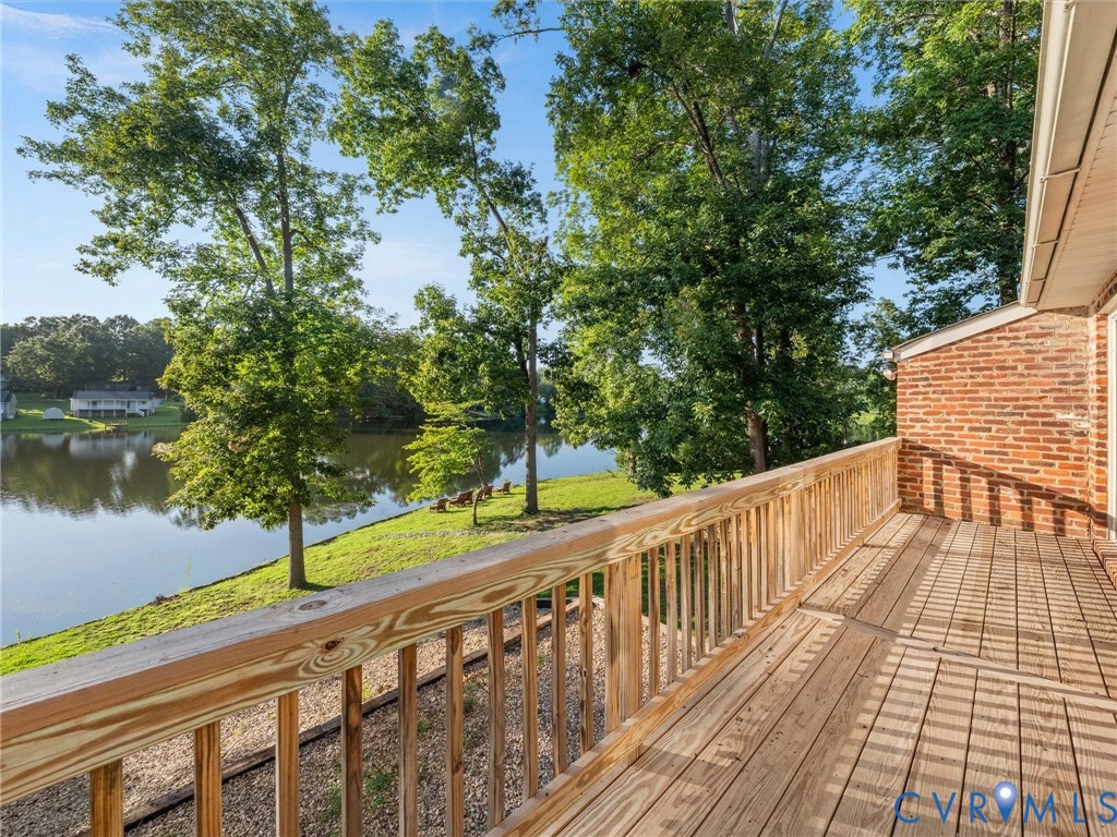 2235 Lakeview Dr
