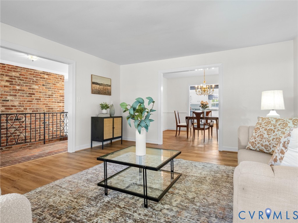 2235 Lakeview Dr