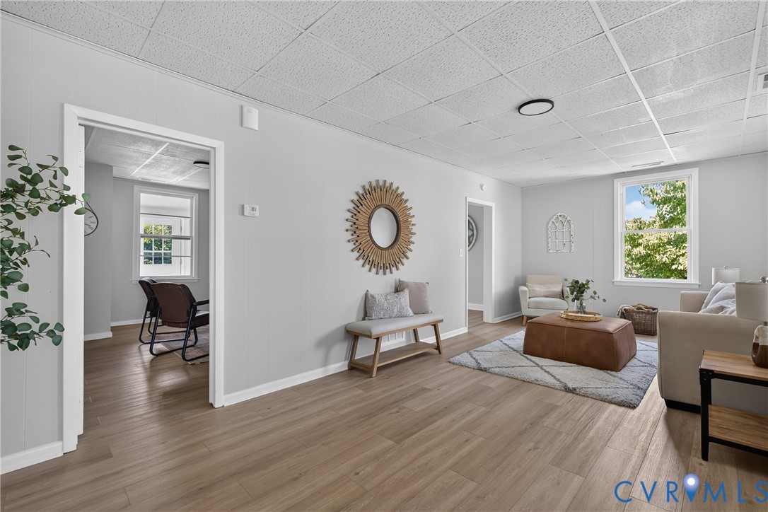 710 N 8th Ave