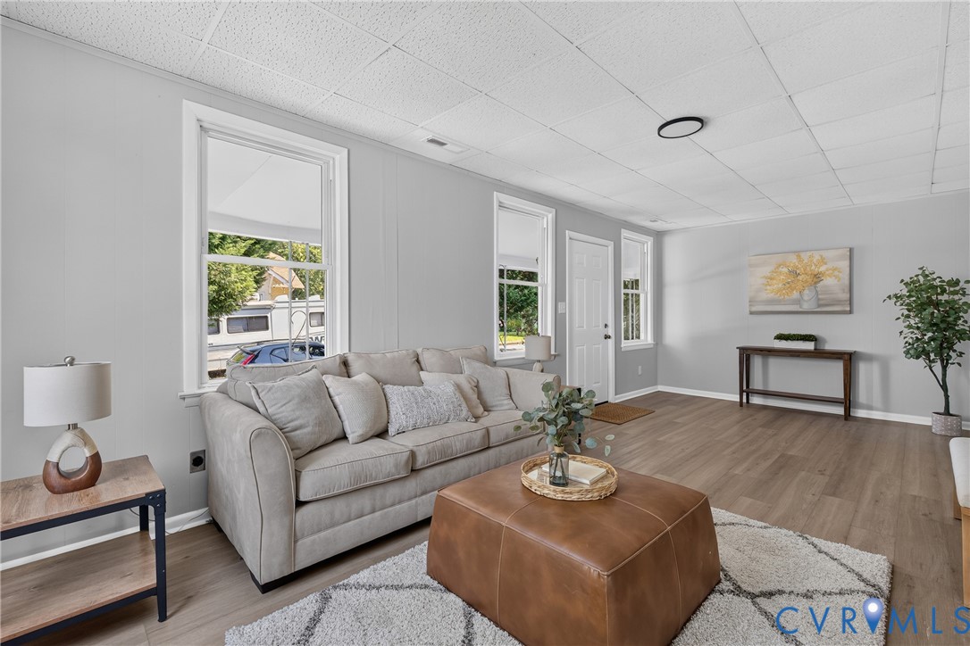 710 N 8th Ave