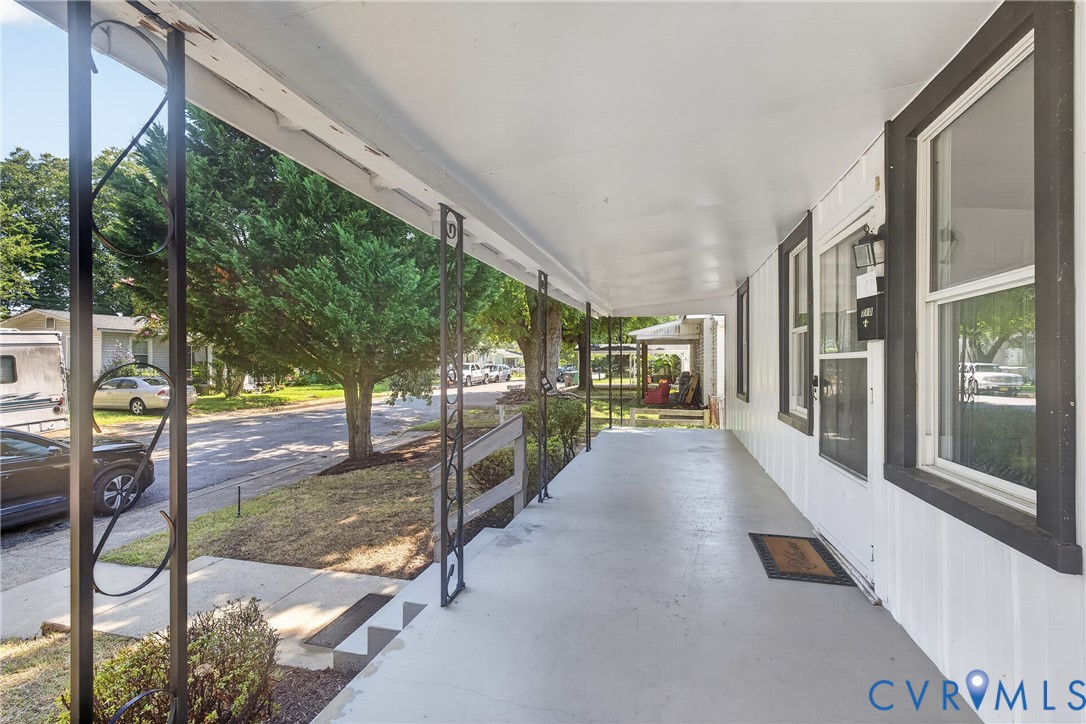 710 N 8th Ave