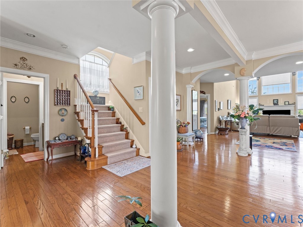 5530 Villa Green Dr