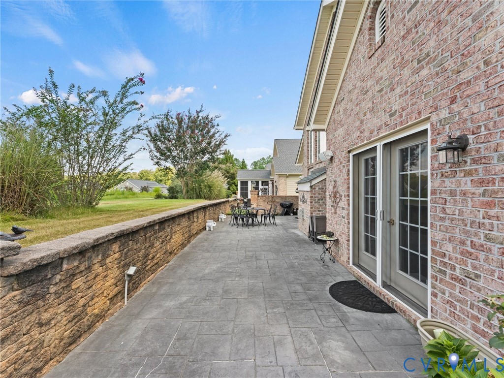 5530 Villa Green Dr
