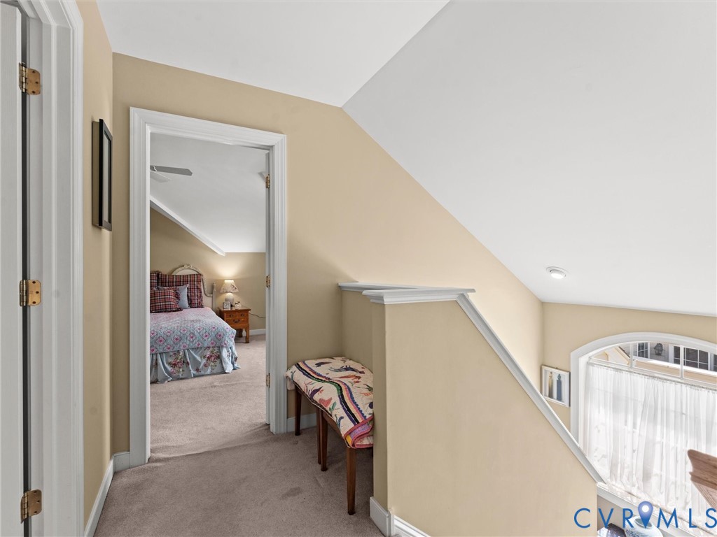 5530 Villa Green Dr