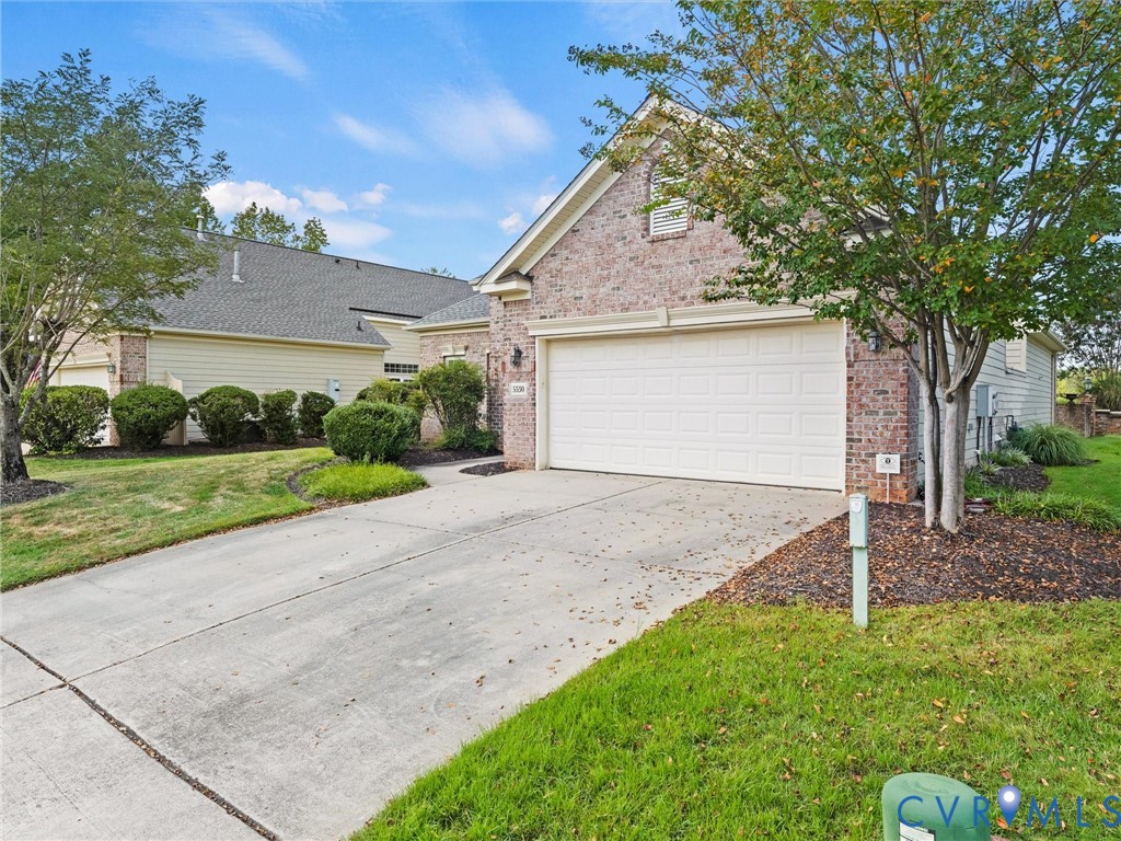 5530 Villa Green Dr