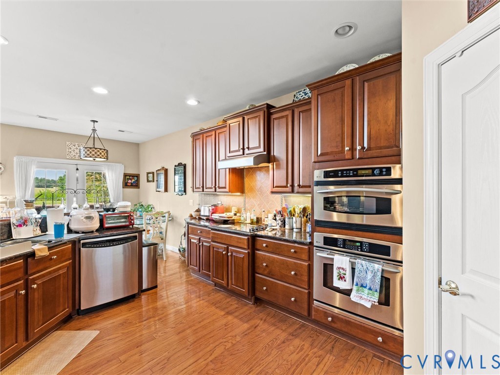 5530 Villa Green Dr