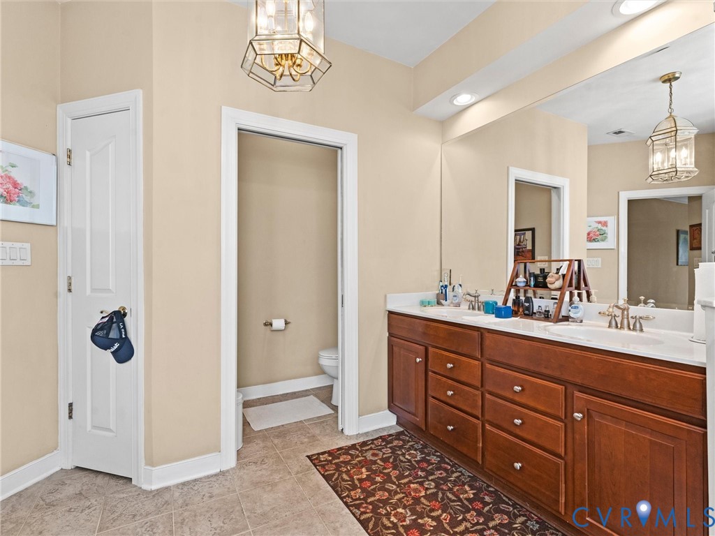 5530 Villa Green Dr