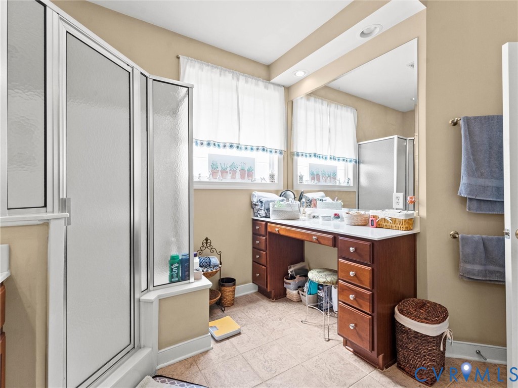 5530 Villa Green Dr