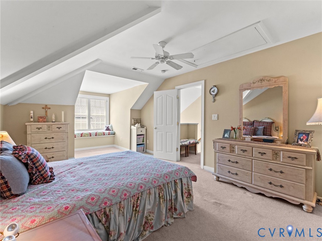 5530 Villa Green Dr