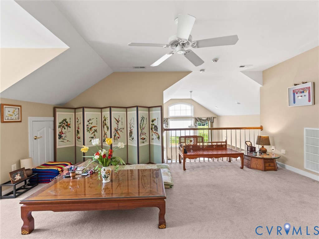 5530 Villa Green Dr