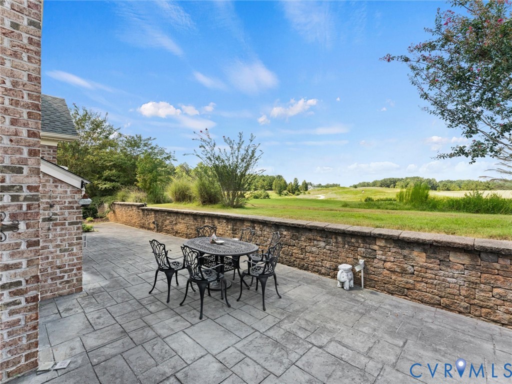 5530 Villa Green Dr