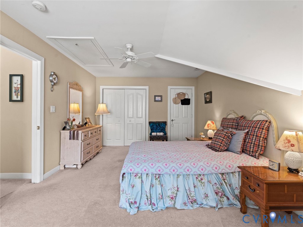 5530 Villa Green Dr