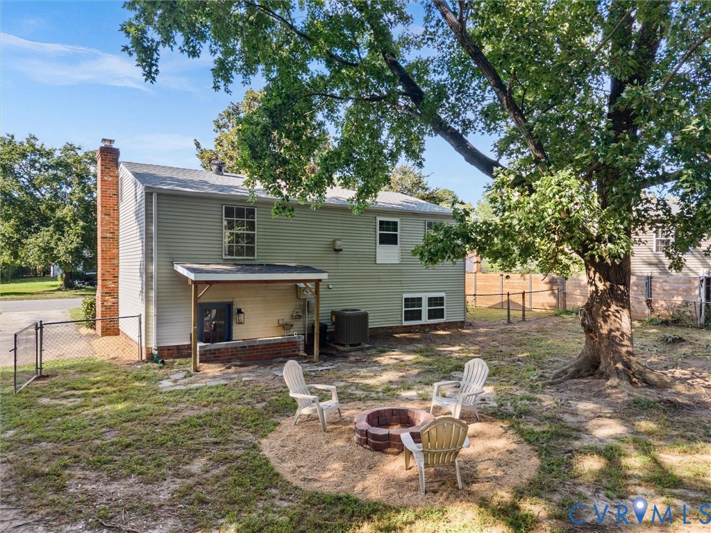 5907 Stella Rd