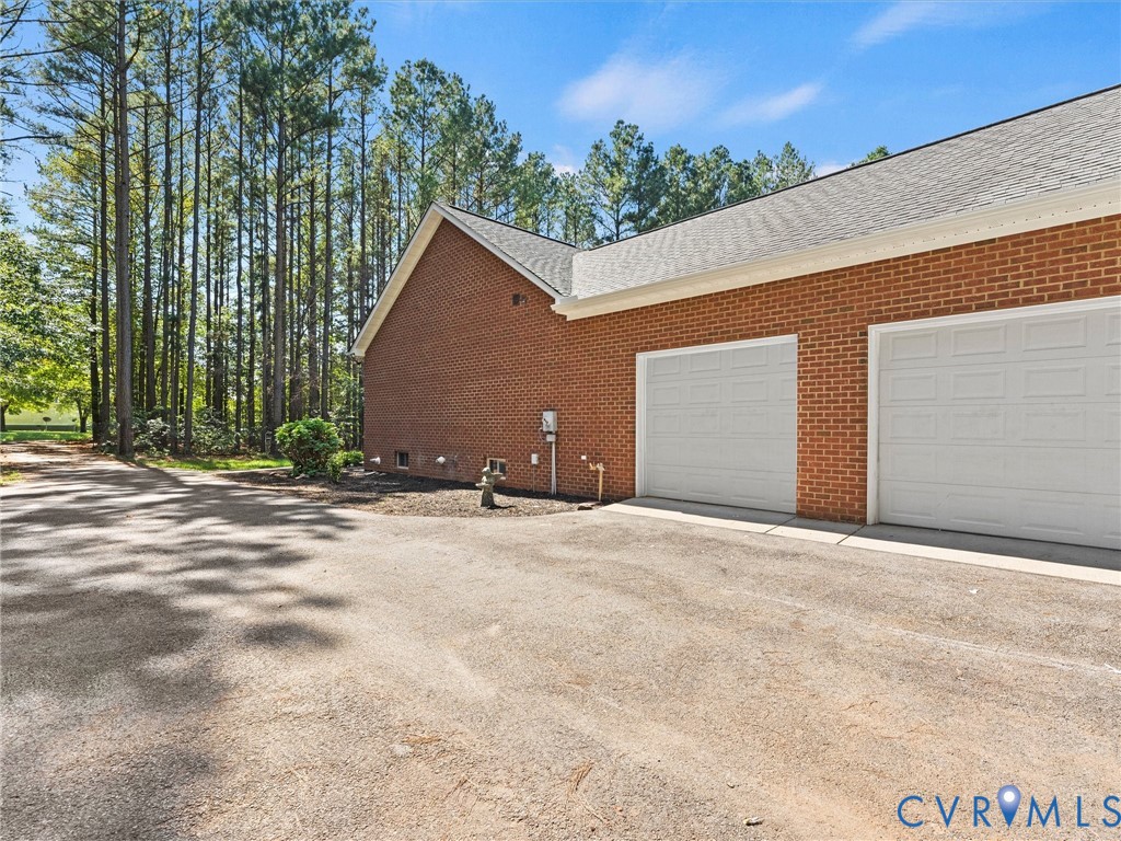 12 Henderson Rd