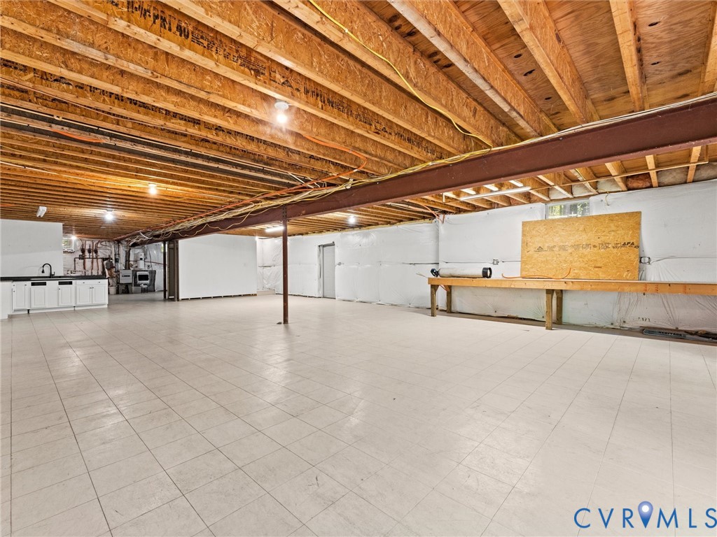 12 Henderson Rd