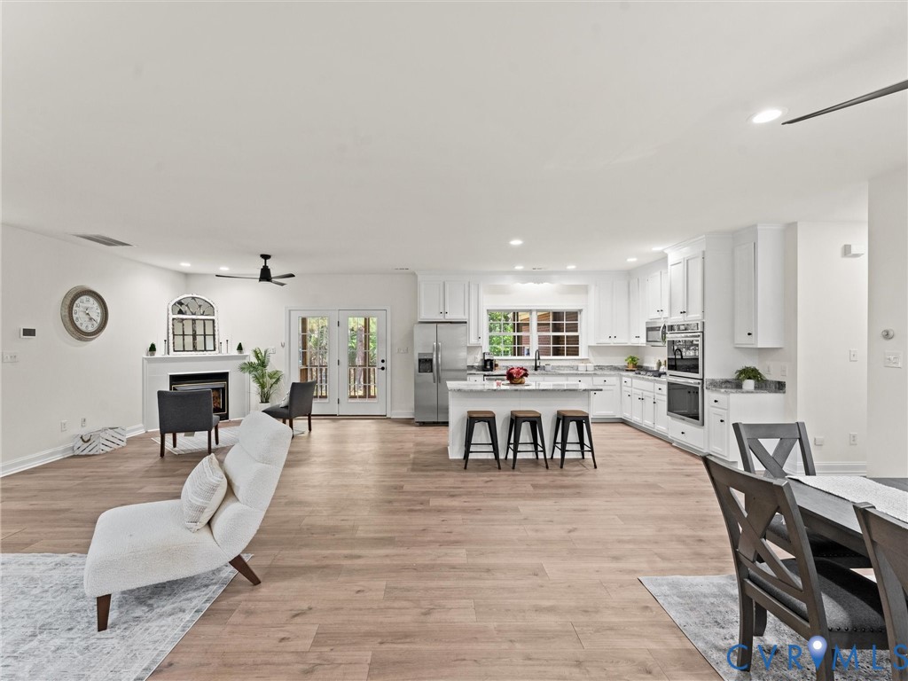 12 Henderson Rd