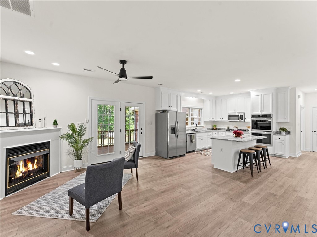 12 Henderson Rd
