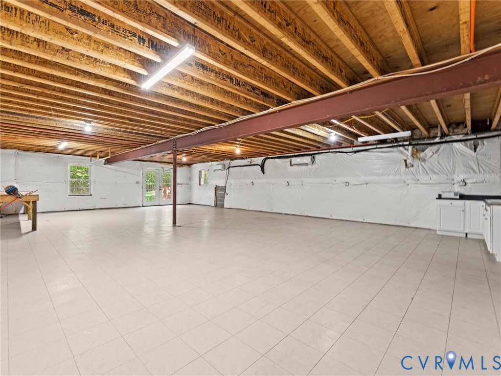 12 Henderson Rd