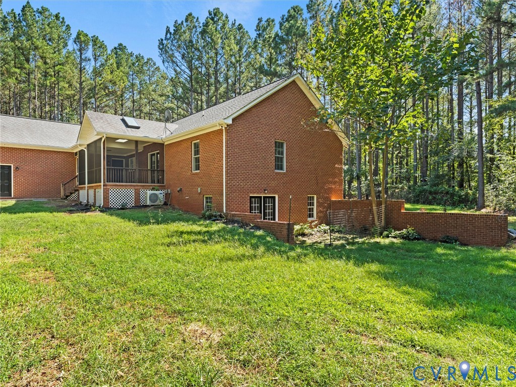 12 Henderson Rd