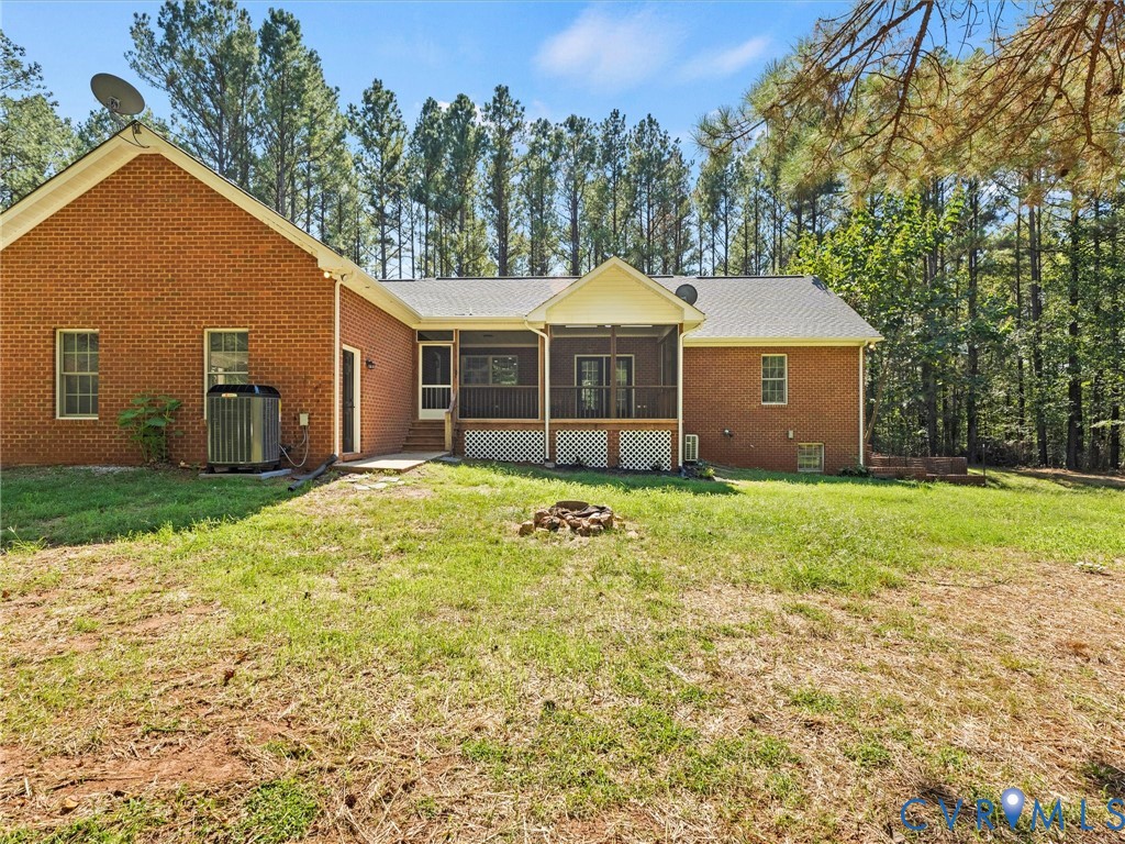 12 Henderson Rd