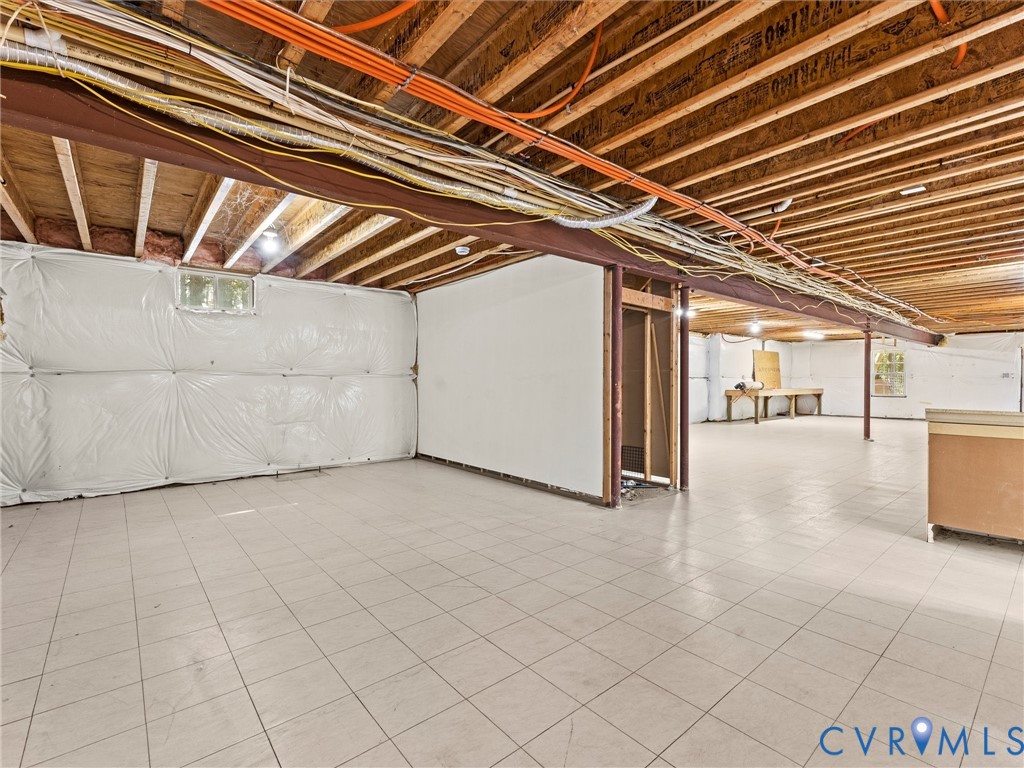 12 Henderson Rd
