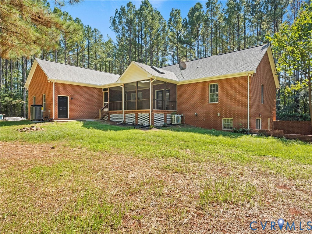 12 Henderson Rd