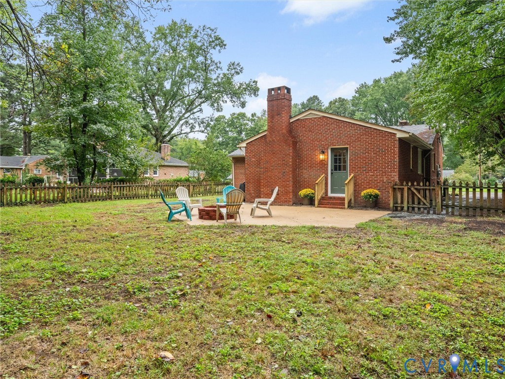 8305 Colebrook Rd
