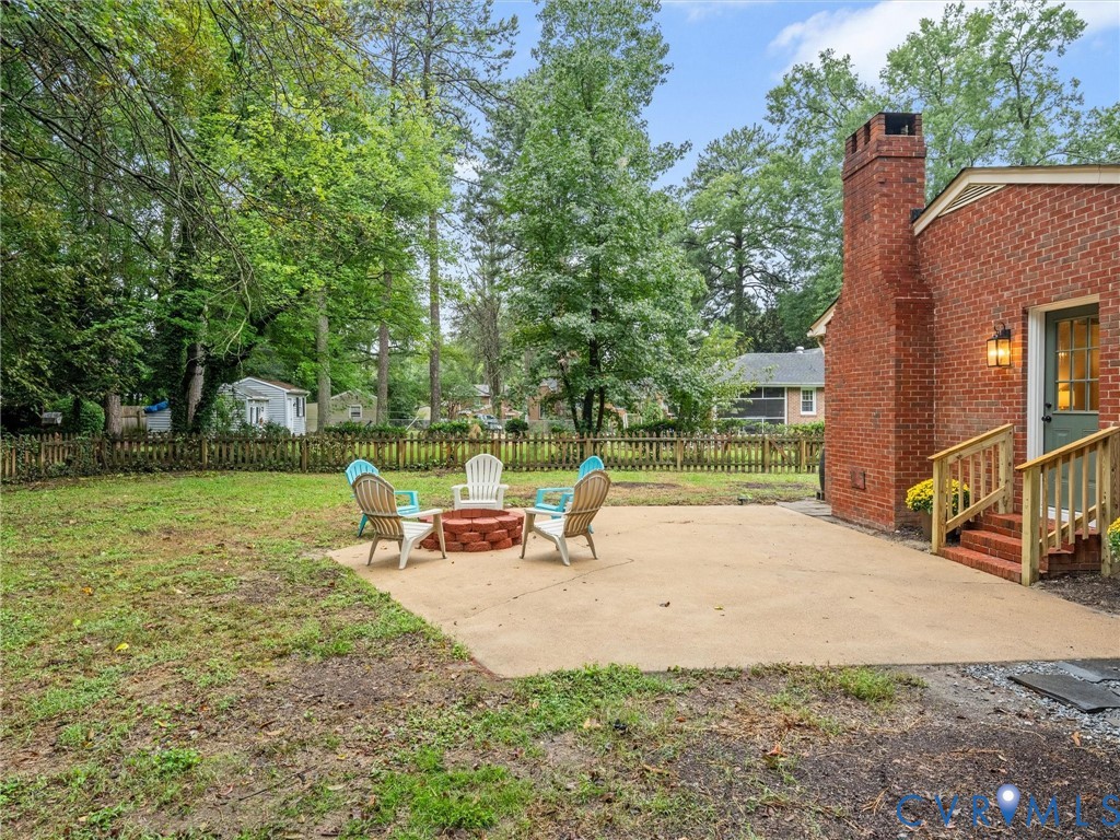8305 Colebrook Rd