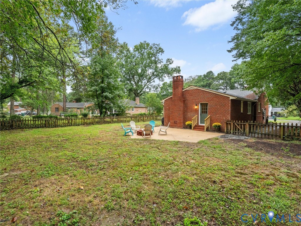 8305 Colebrook Rd