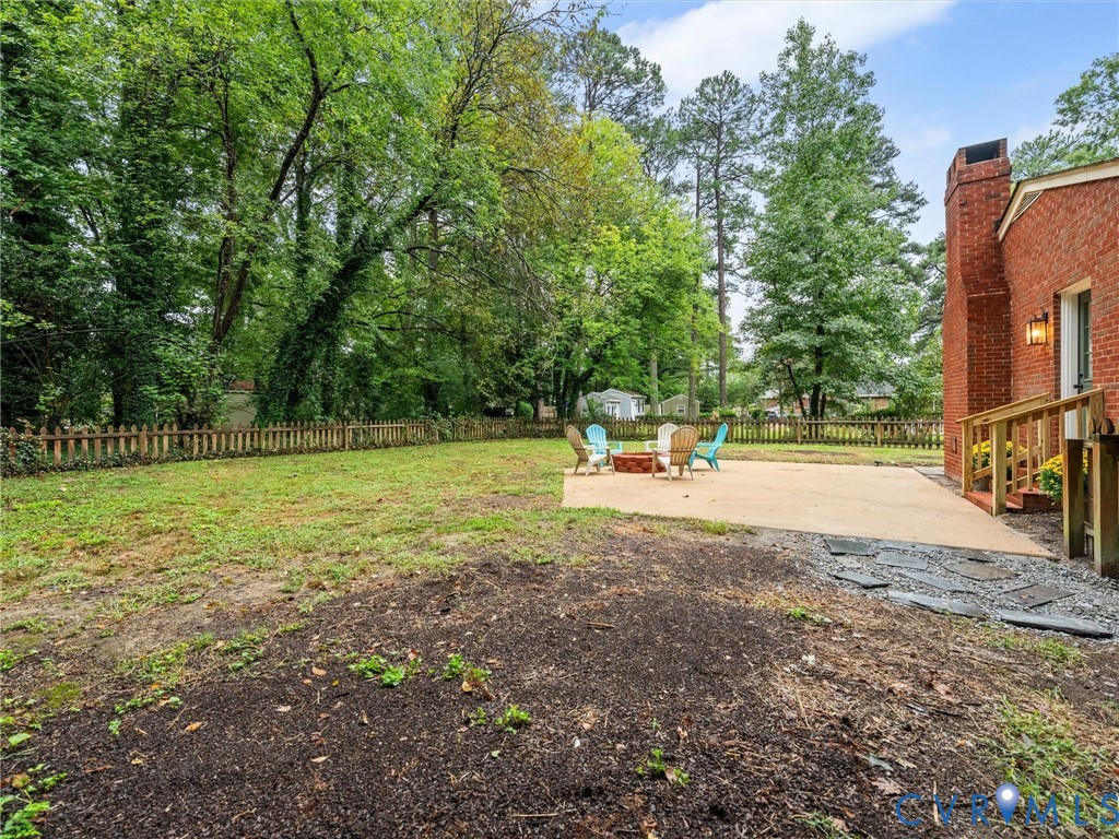 8305 Colebrook Rd