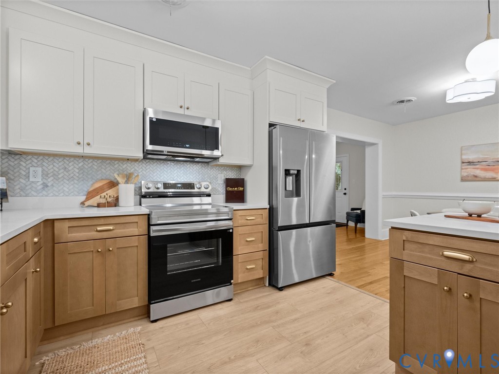 8305 Colebrook Rd