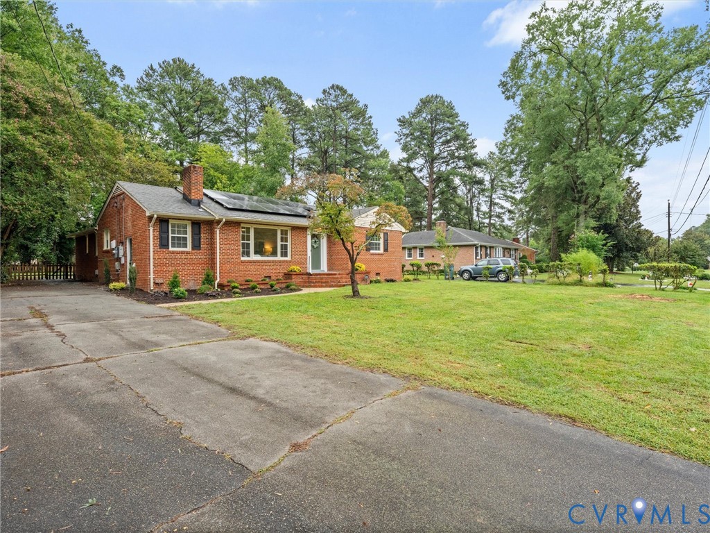 8305 Colebrook Rd