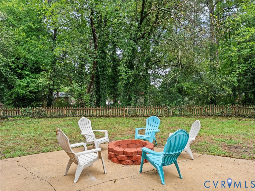 8305 Colebrook Rd