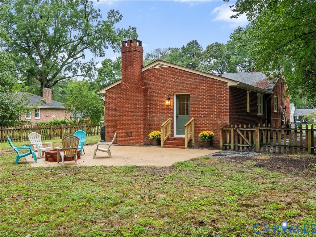 8305 Colebrook Rd