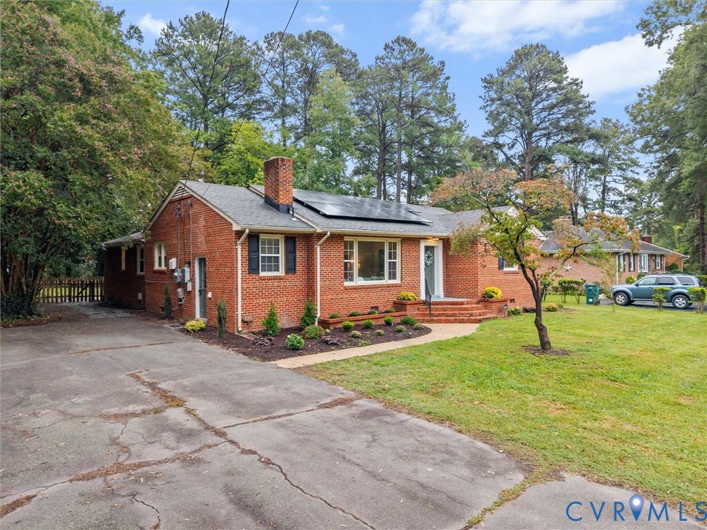 8305 Colebrook Rd
