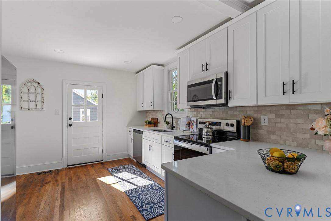 2601 Greenway Ave