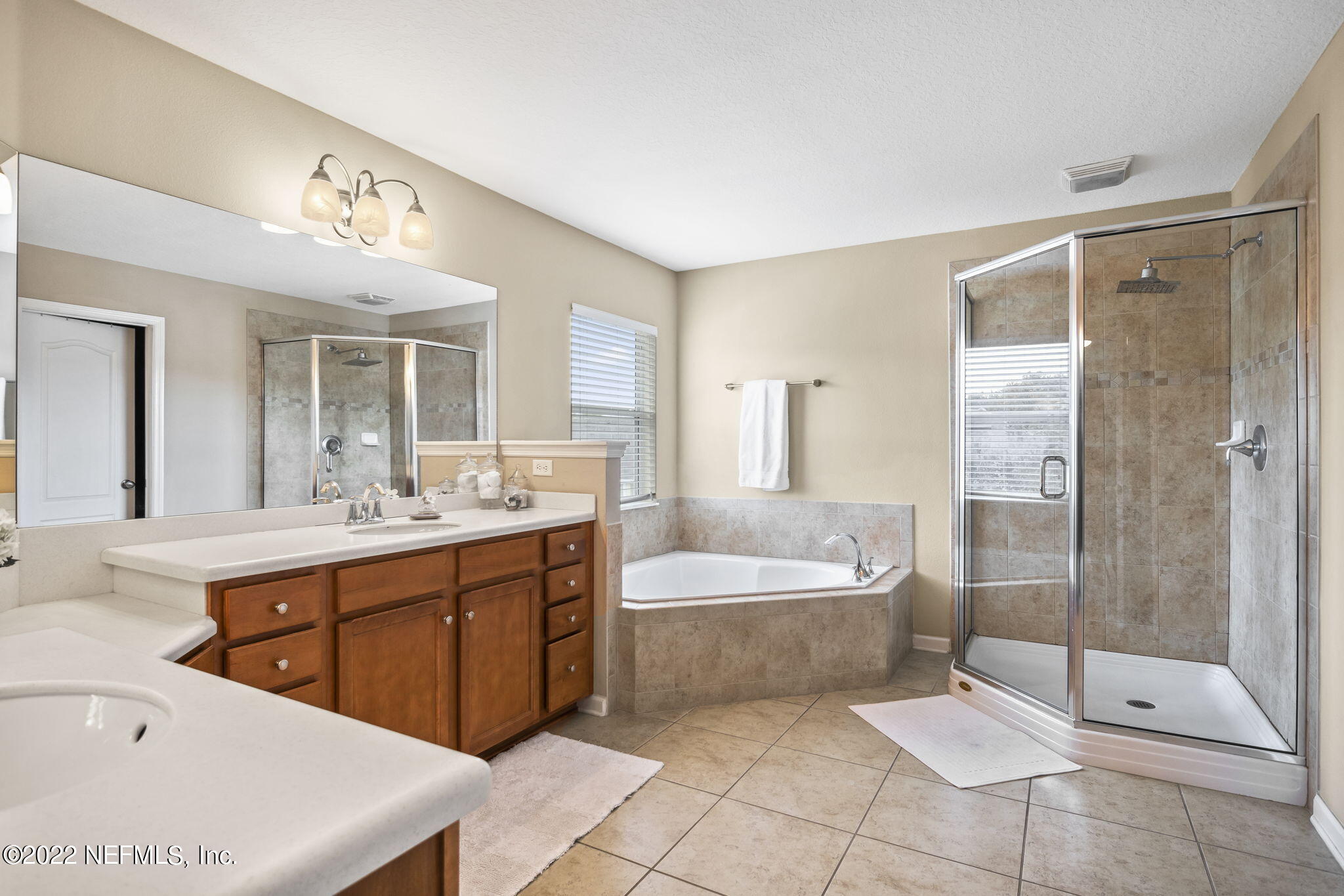 12133 DIAMOND SPRINGS DR