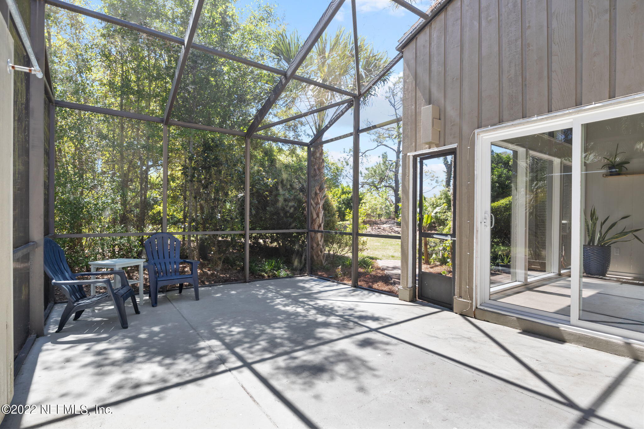 9893 SAWGRASS DR E