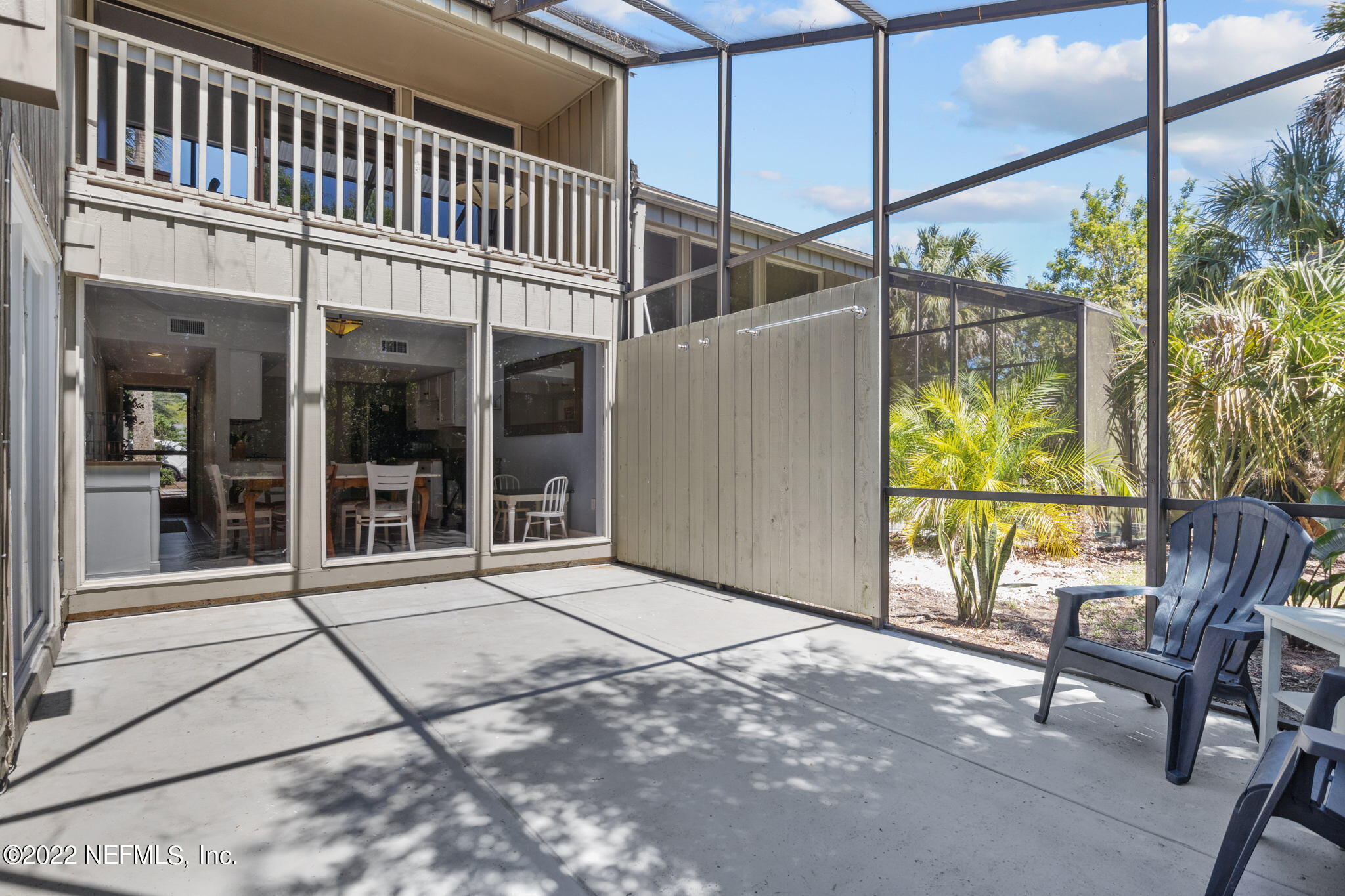 9893 SAWGRASS DR E