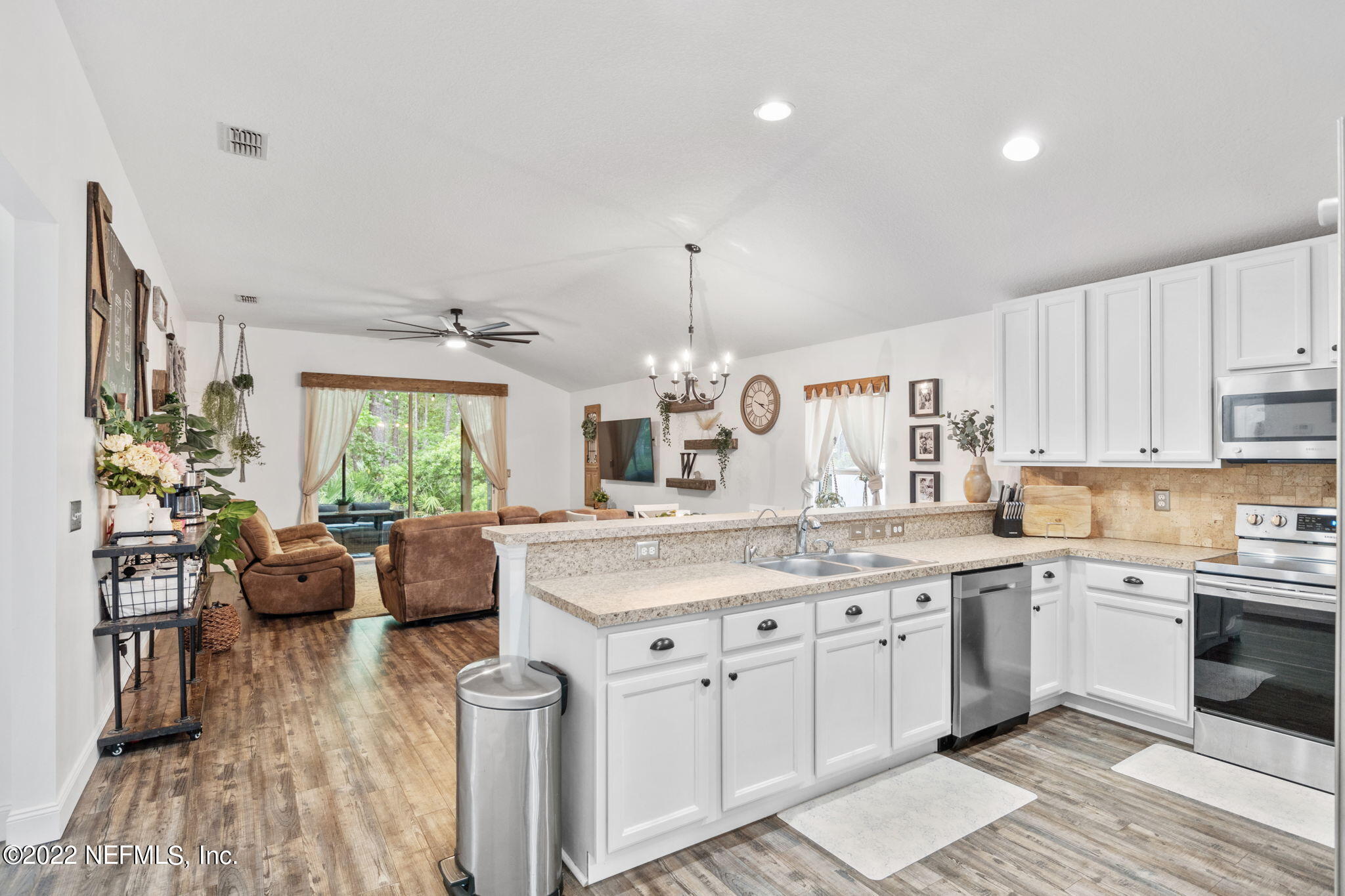 627 ARBORWOOD DR