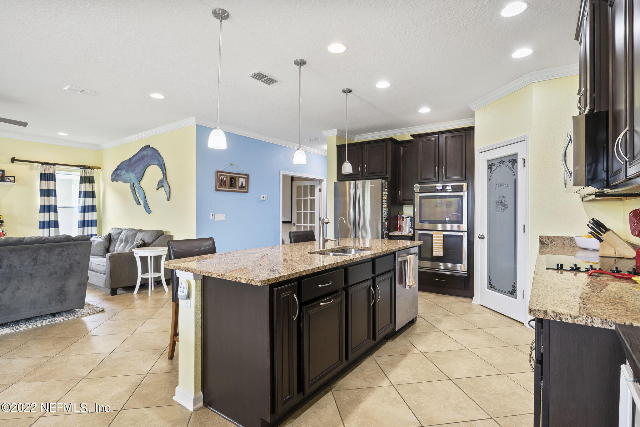 866 GLENDALE LN