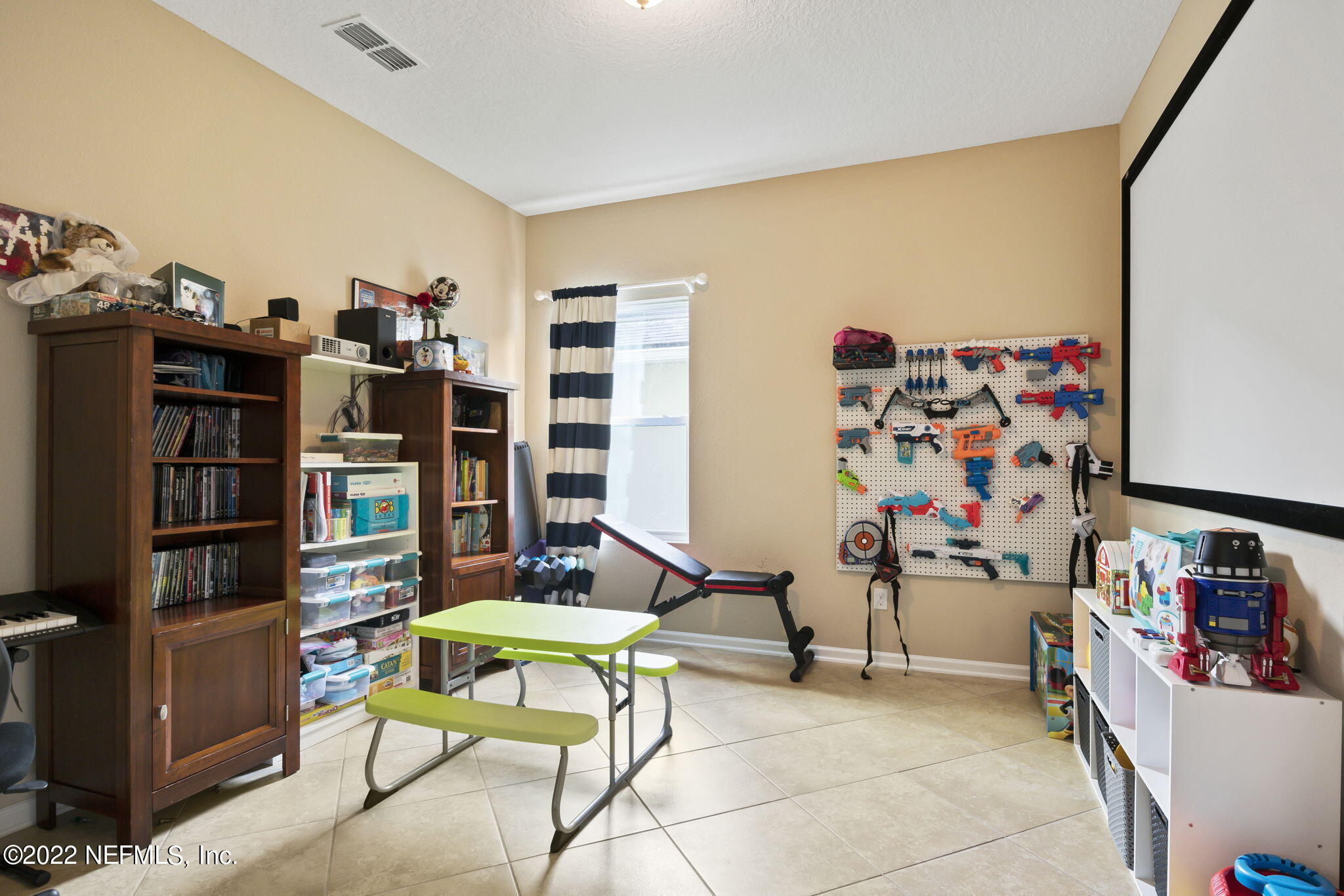 866 GLENDALE LN