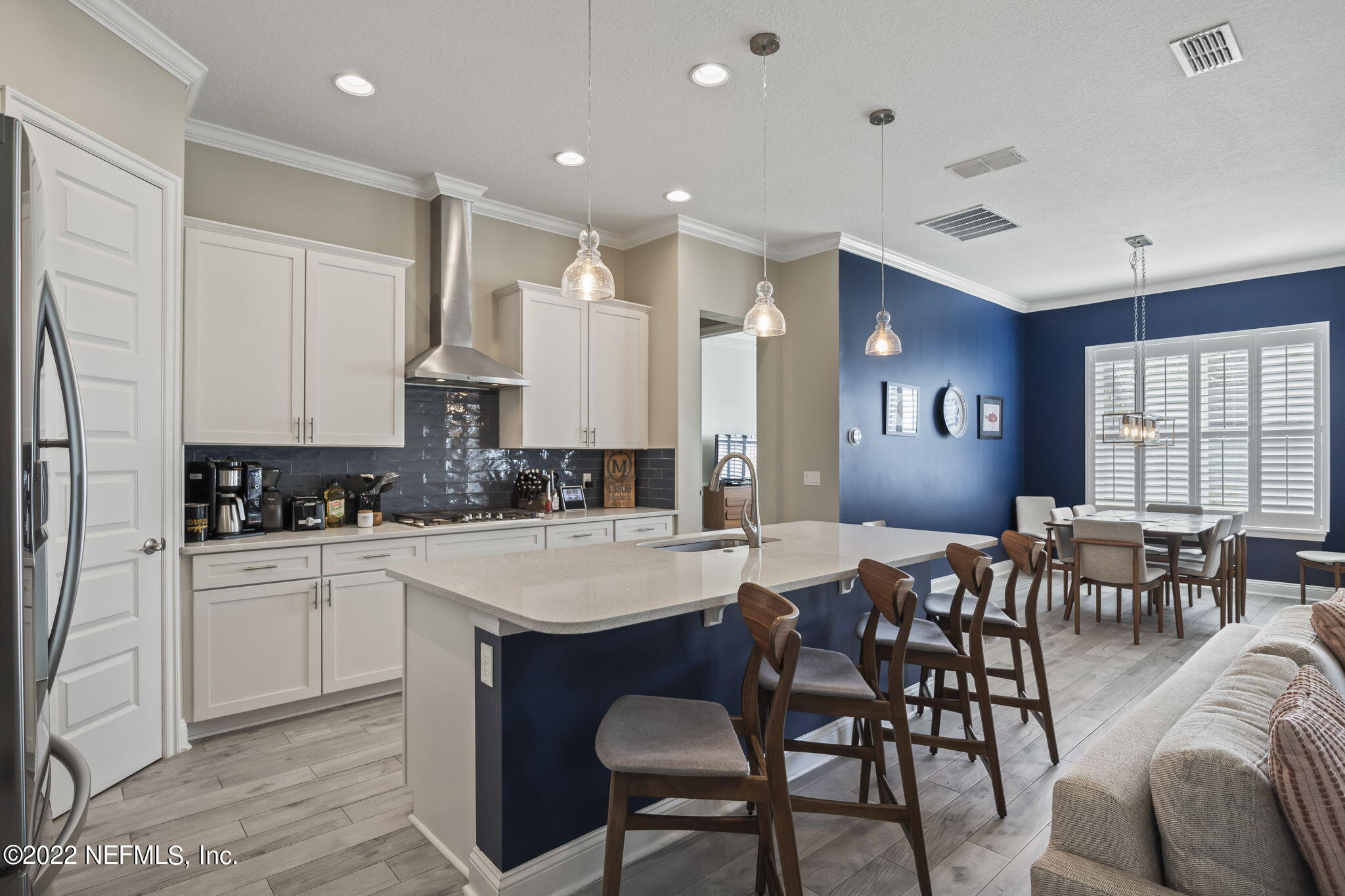 13800 HIDDEN OAKS LN