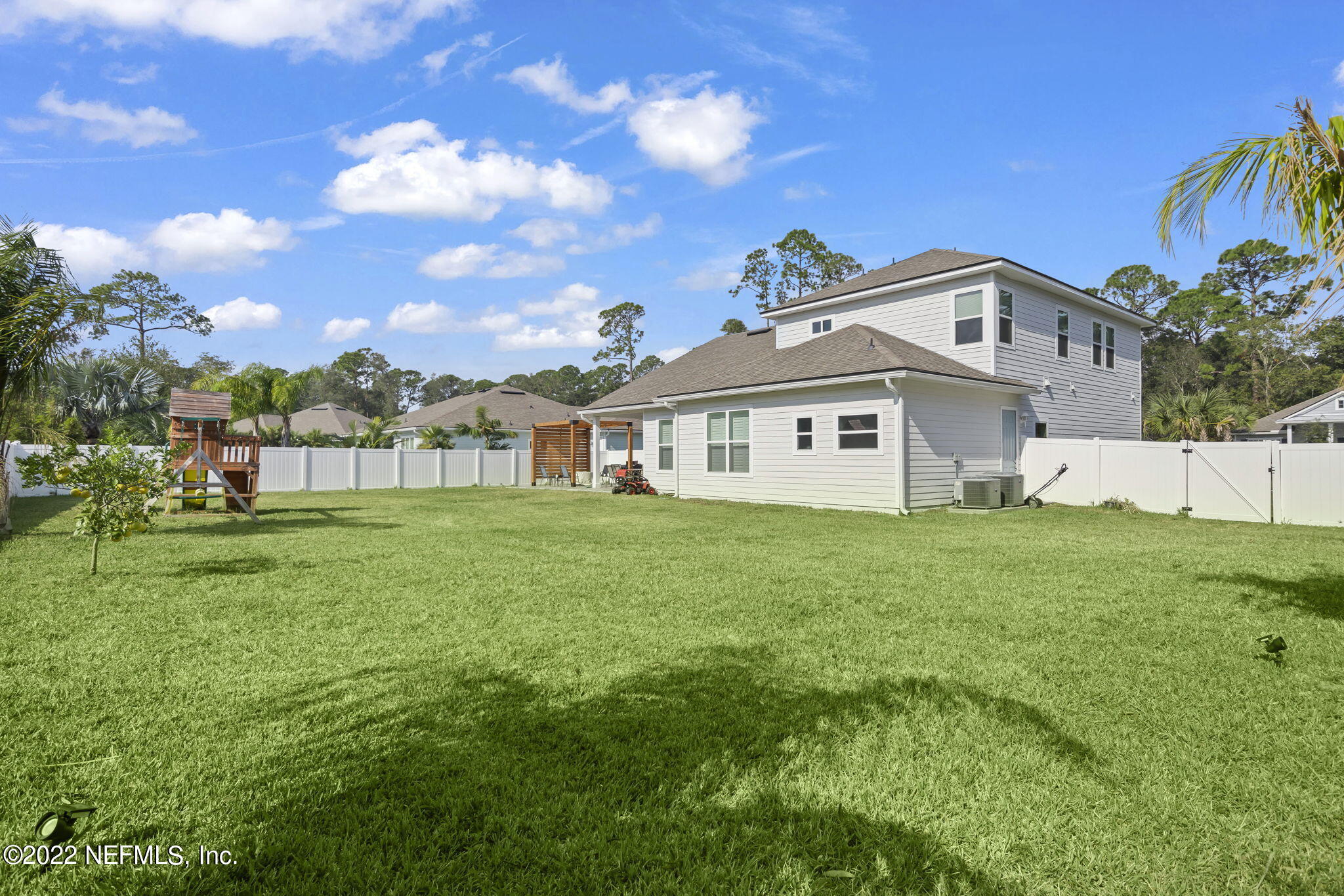 13800 HIDDEN OAKS LN