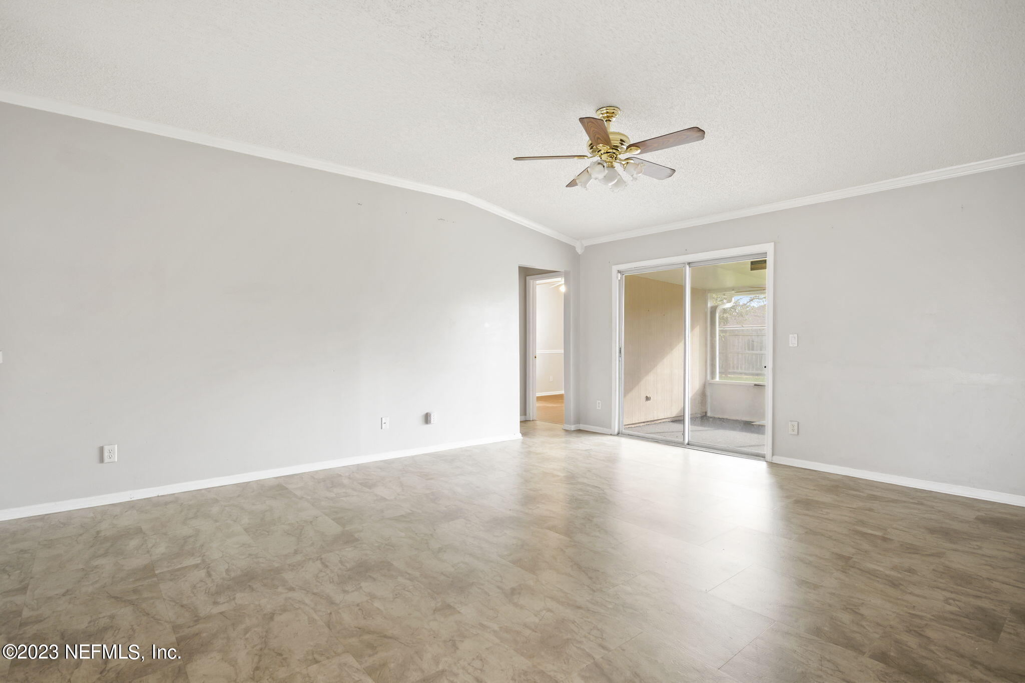 1894 WILLESDON DR W
